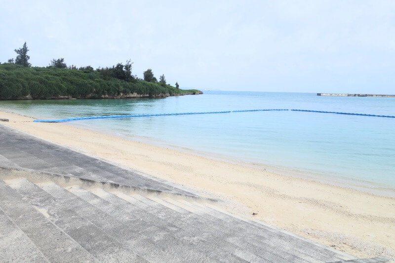 宮古島のパイナガマビーチのクラゲ防止ネット