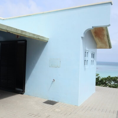 宮古島のパイナガマビーチのトイレ