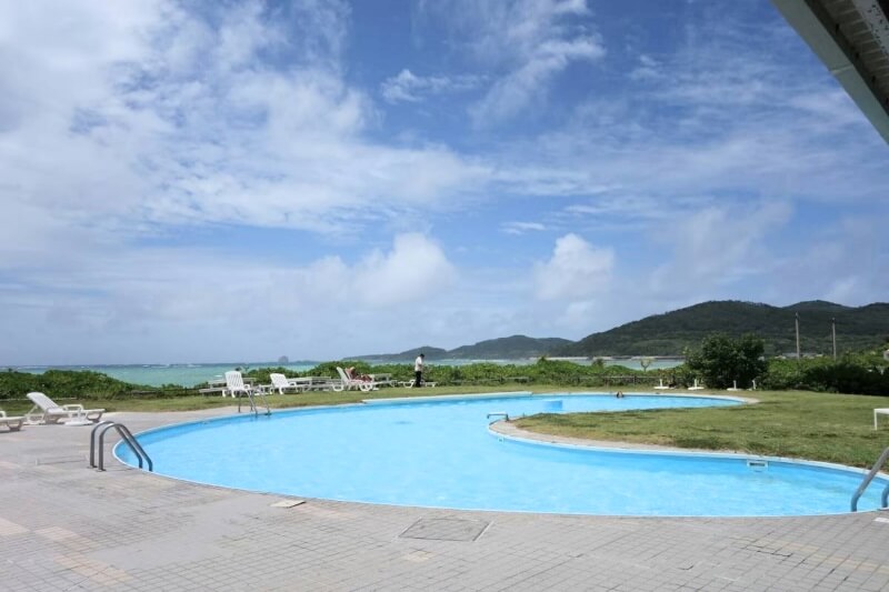 久米島のイーフビーチホテルのプール