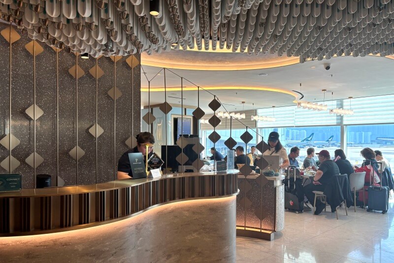 香港・チェクラップコク国際空港第1ターミナル「Kyra Lounge」の全体の雰囲気