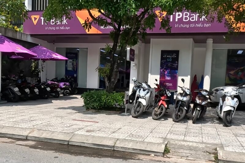 ホイアン旅行記1日目に寄った銀行