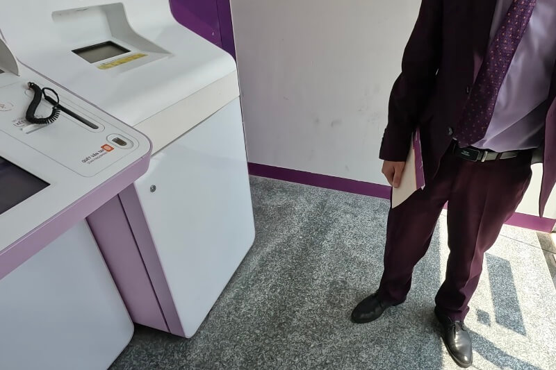 ホイアン旅行記1日目に寄った銀行でATMを使ったところ