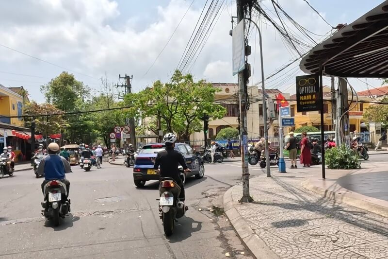 ホイアン旅行記1日目の旧市街の手前の街並み