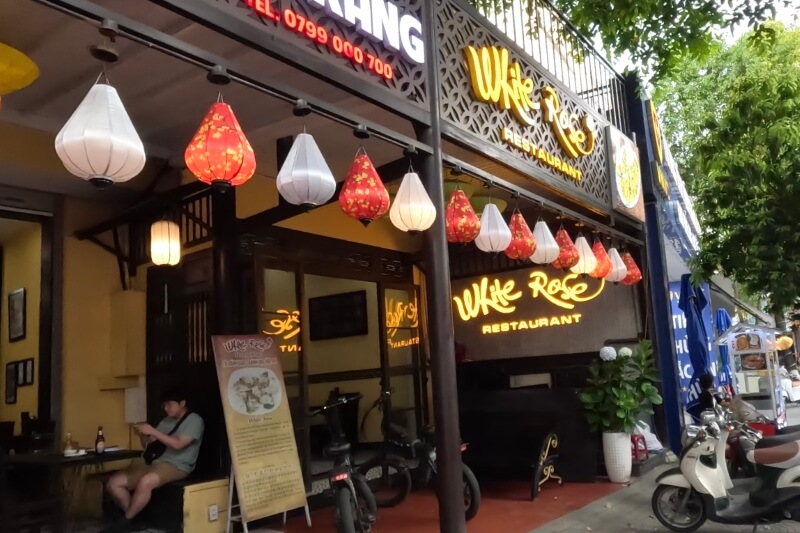 ホイアン旅行記1日目、ホワイトローズを食べたお店の外観