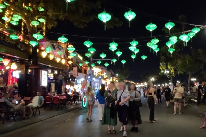 ホイアン旅行記1日目、ナイトマーケット近くの雰囲気