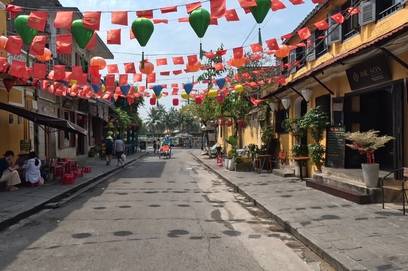 五行山（マーブルマウンテン）への行き方②シャトルバスで寄るホイアンの街並み
