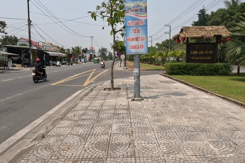 ホイアン旅行記4日目、シャトルバスを待っているところ