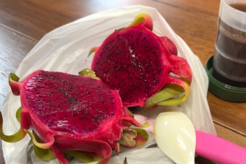 ダナン旅行記2日目の朝に食べたフルーツ