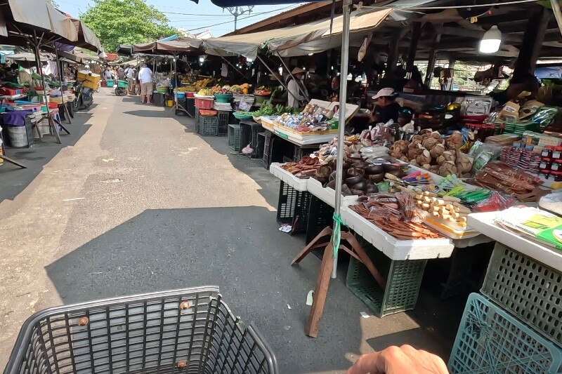 ホイアン旧市街のマーケット