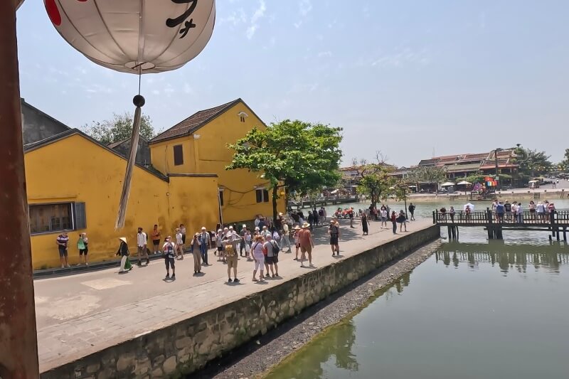 ホイアン旧市街で観光した日本橋からの眺め