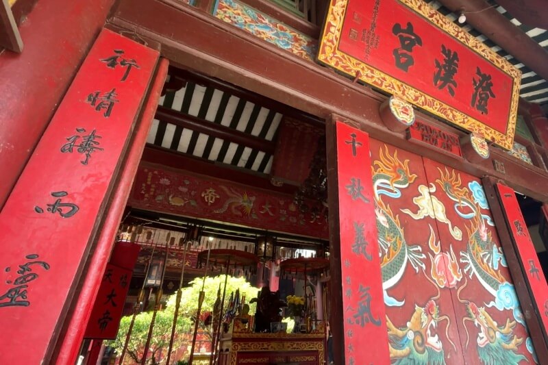 ホイアン旧市街の観光チケットで見学したクアンコン寺