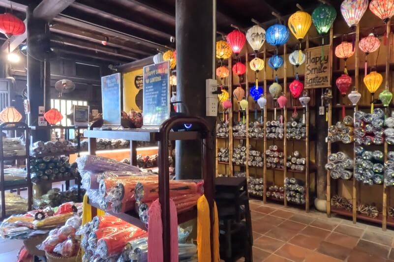 ホイアン旧市街で観光したホイアン民族文化博物館の1階