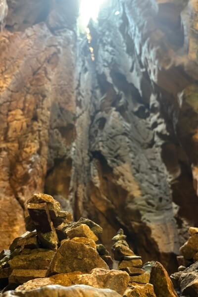 五行山（マーブルマウンテン）のAm Phu Caveの中