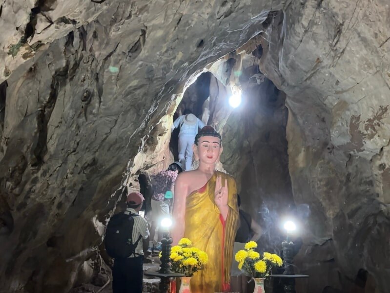 五行山（マーブルマウンテン）のVan Thong Cave