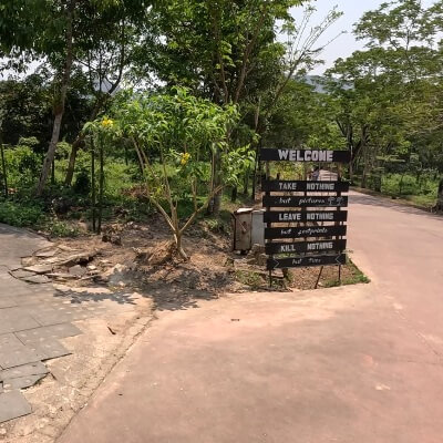 ミーソン遺跡の敷地内の看板