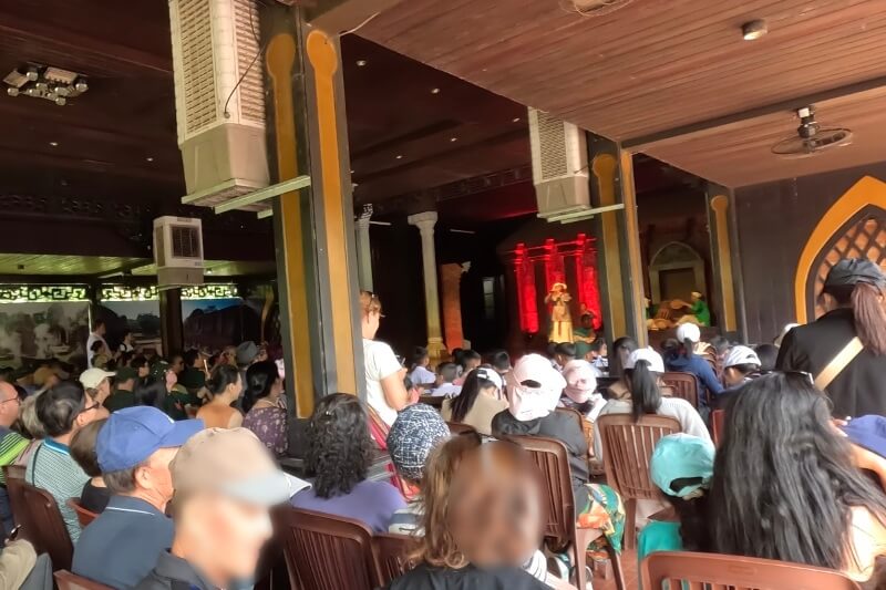 ミーソン遺跡で行われているショー