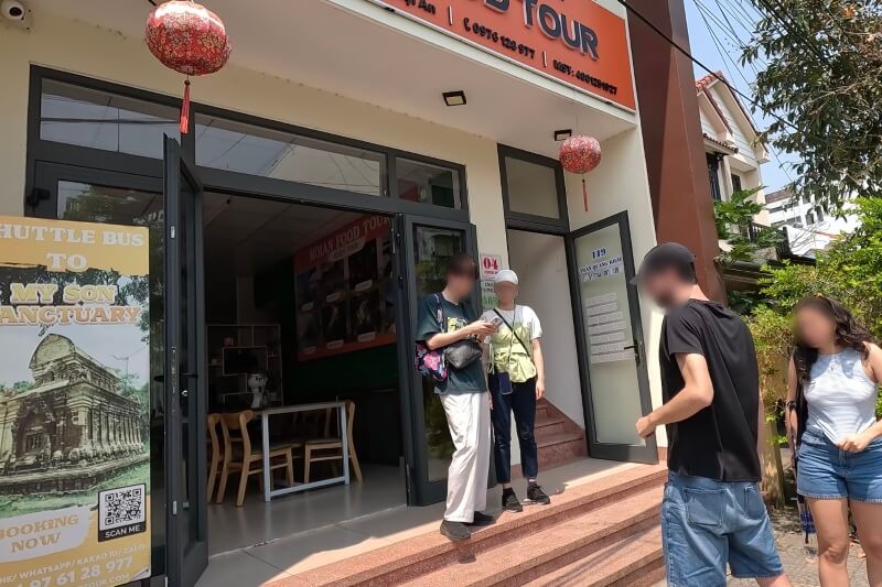 シャトルバスでミーソン遺跡から帰ってきたところ