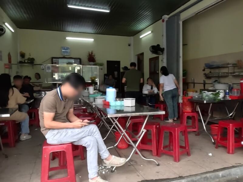 フエ旅行記2日目にお昼ご飯を食べに行ったお店