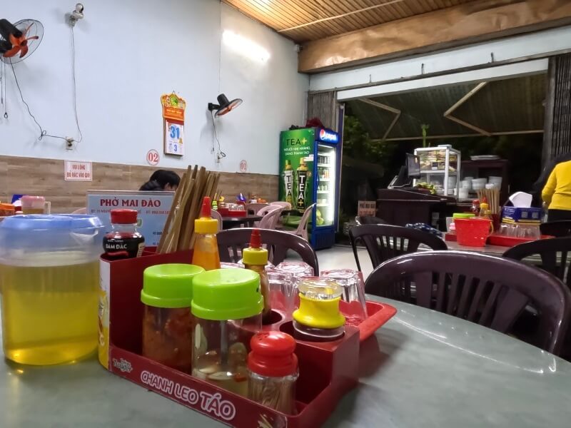 フエ旅行3日目に夜ご飯を食べに行ったお店に入ったところ