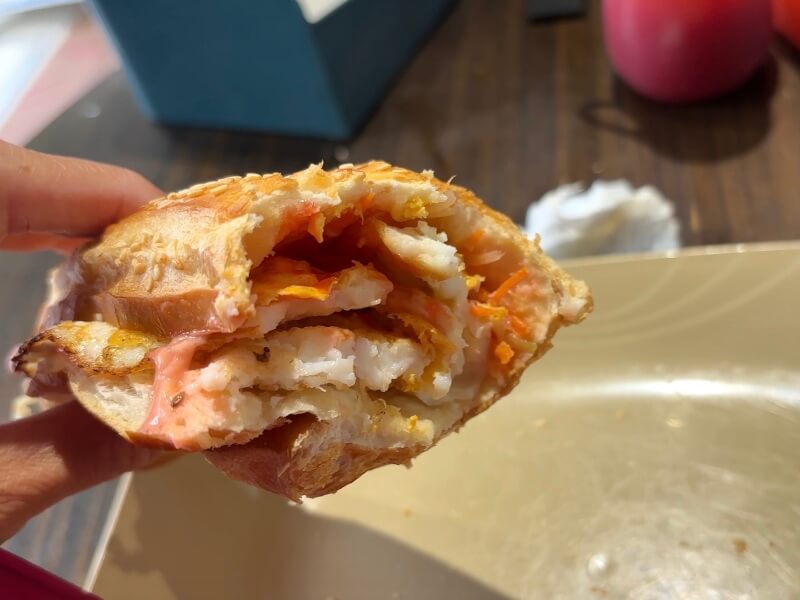 フエ旅行4日目に食べたバインミーの感想