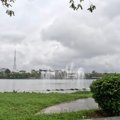 フエ旅行記4日目、旧市街側の川沿いの公園の風景