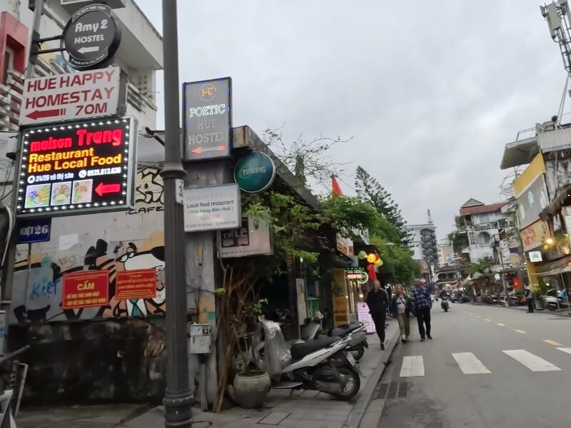 フエ旅行記4日目に夜ご飯を食べに向かうところ