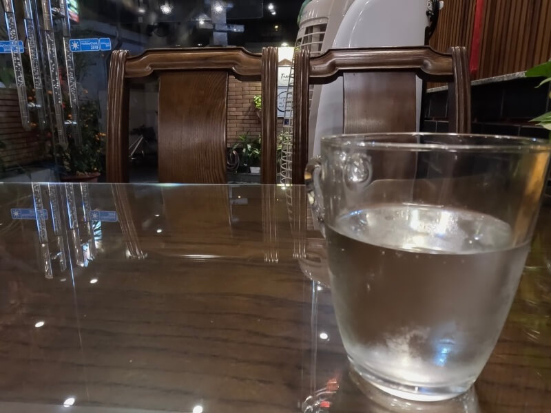 フエ旅行記4日目に夜行バスの送迎を待っているところ