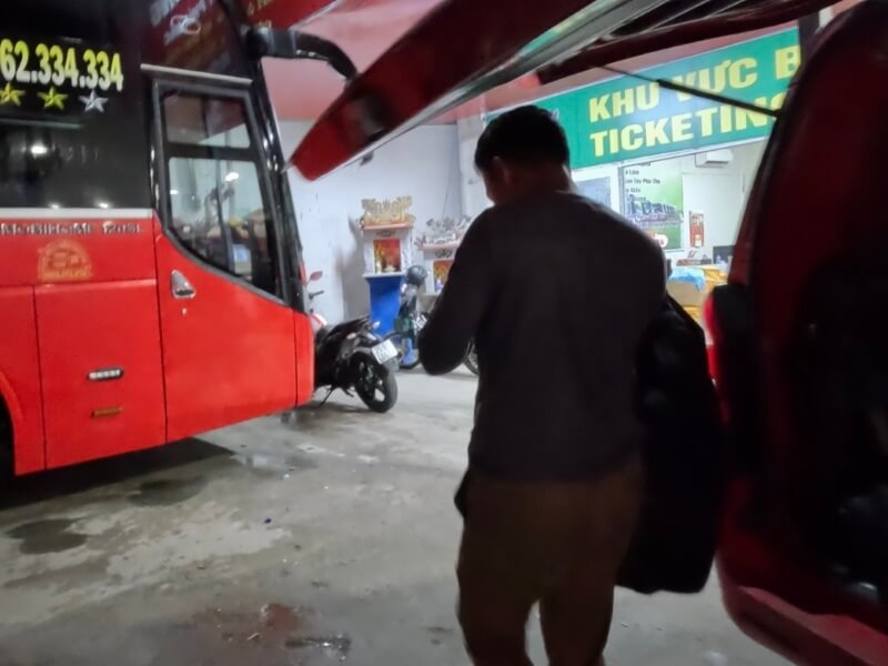 フエ旅行記4日目、夜行バス乗り場に着いたところ