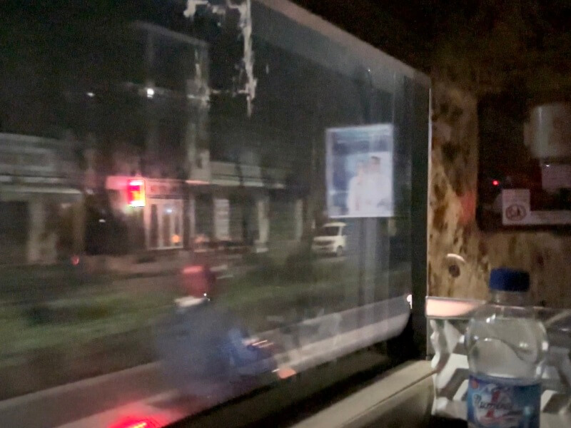 フエ旅行記4日目、夜行バスが出発したところ