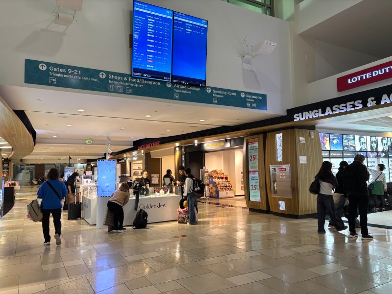 ユナイテッド航空「グアム⇔チューク」に乗るときの制限エリア内の様子