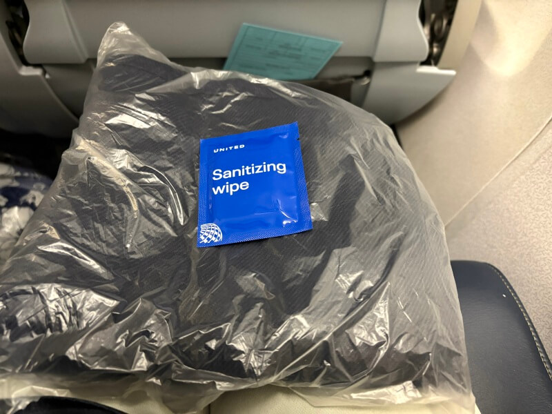 ユナイテッド航空「グアム⇔チューク」のアメニティ