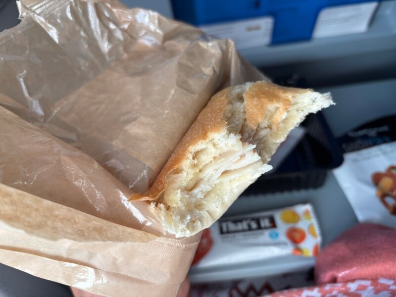 ユナイテッド航空「グアム⇔チューク」の機内食の感想