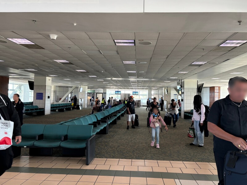 ユナイテッド航空「グアム→チューク」がキャンセルになってグアムに引き返してきたところ