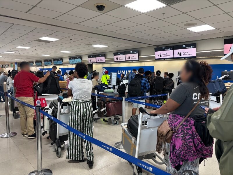 ユナイテッド航空「グアム→チューク」がキャンセルになった後の補償を受けるための列