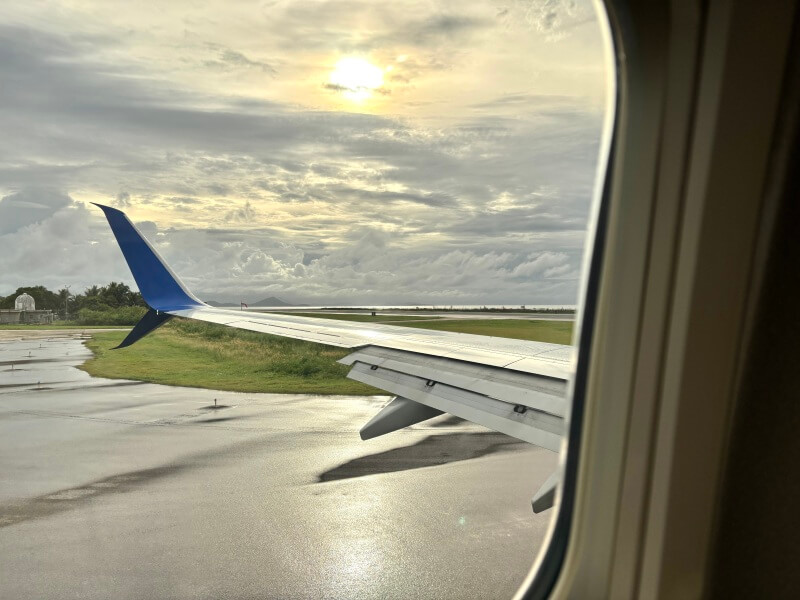 ユナイテッド航空「チューク→グアム」が離陸するところ